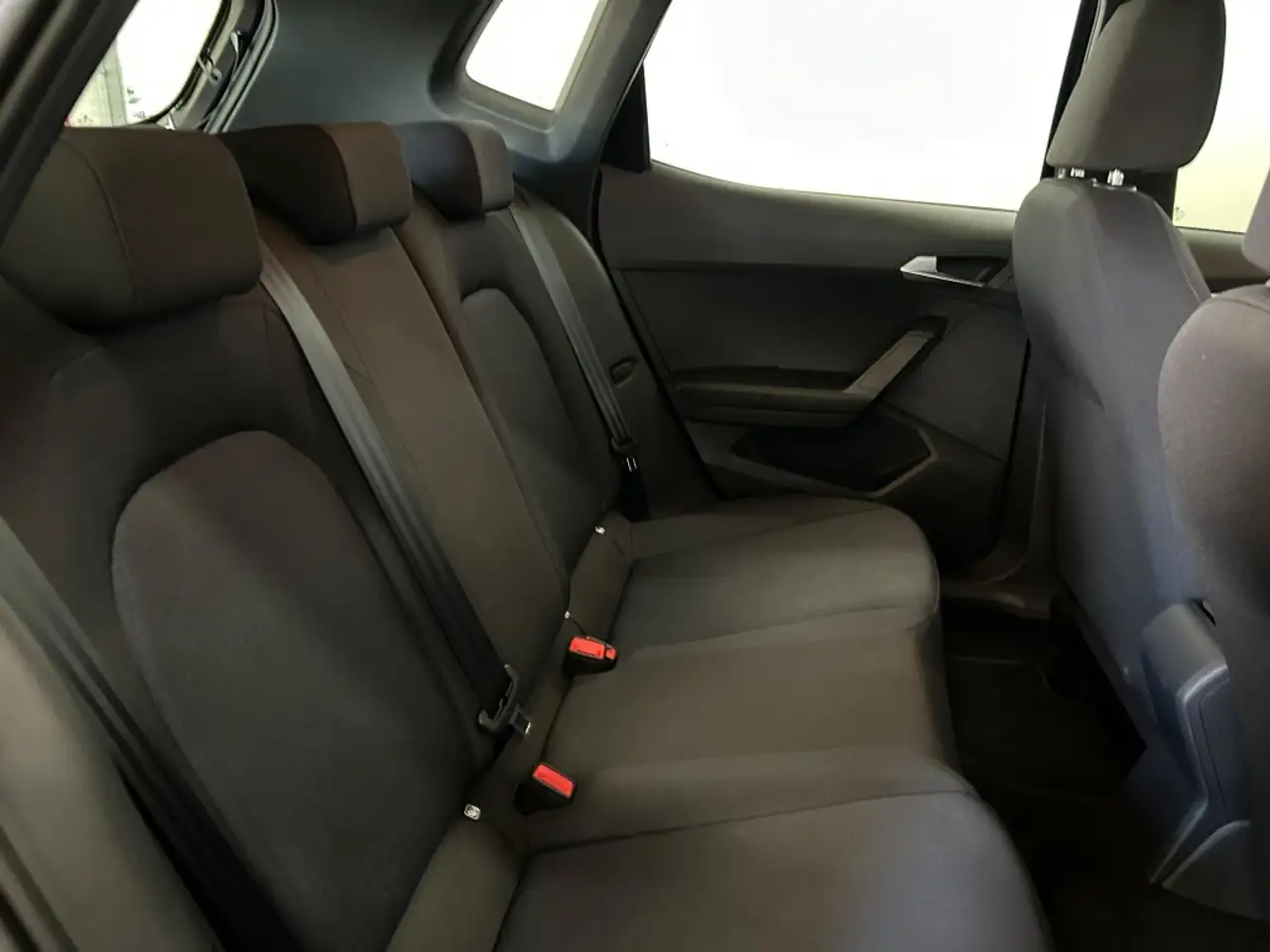 SEAT Arona 1.0 TSI S&S FR XM 115 — معرض صور السيارة 8