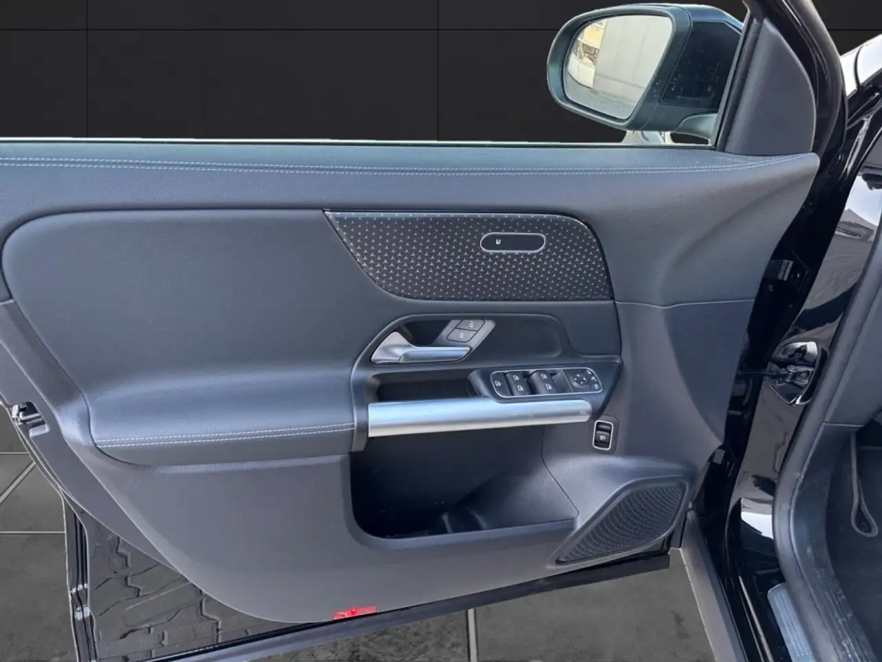 Mercedes-Benz GLA 220 4MATIC Progressive Line*Winterpaket — Vehicle gallery 9