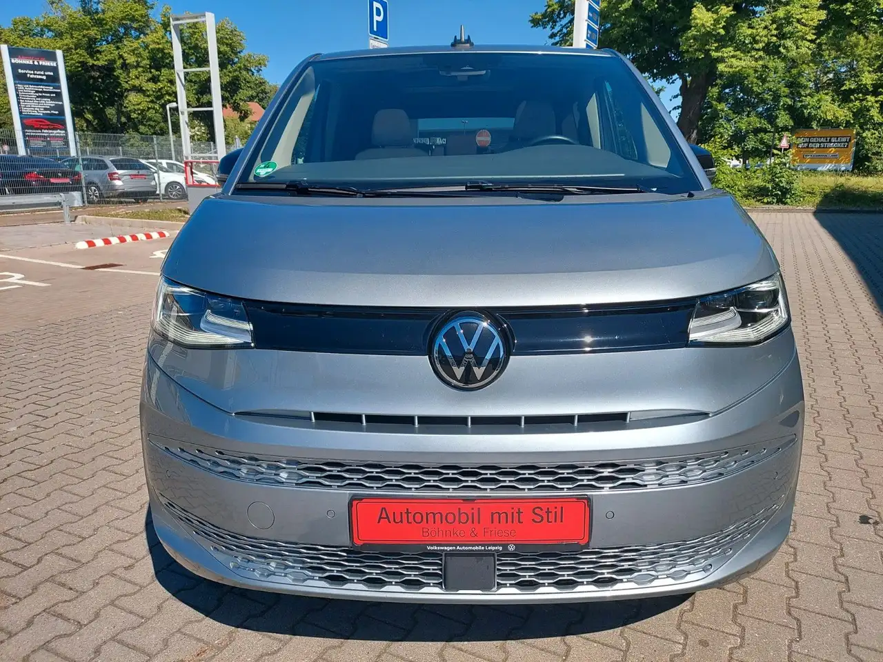 Volkswagen T7 Multivan T7 DSG Panorama Radar Navi DAB Cam — Galería del vehículo 7