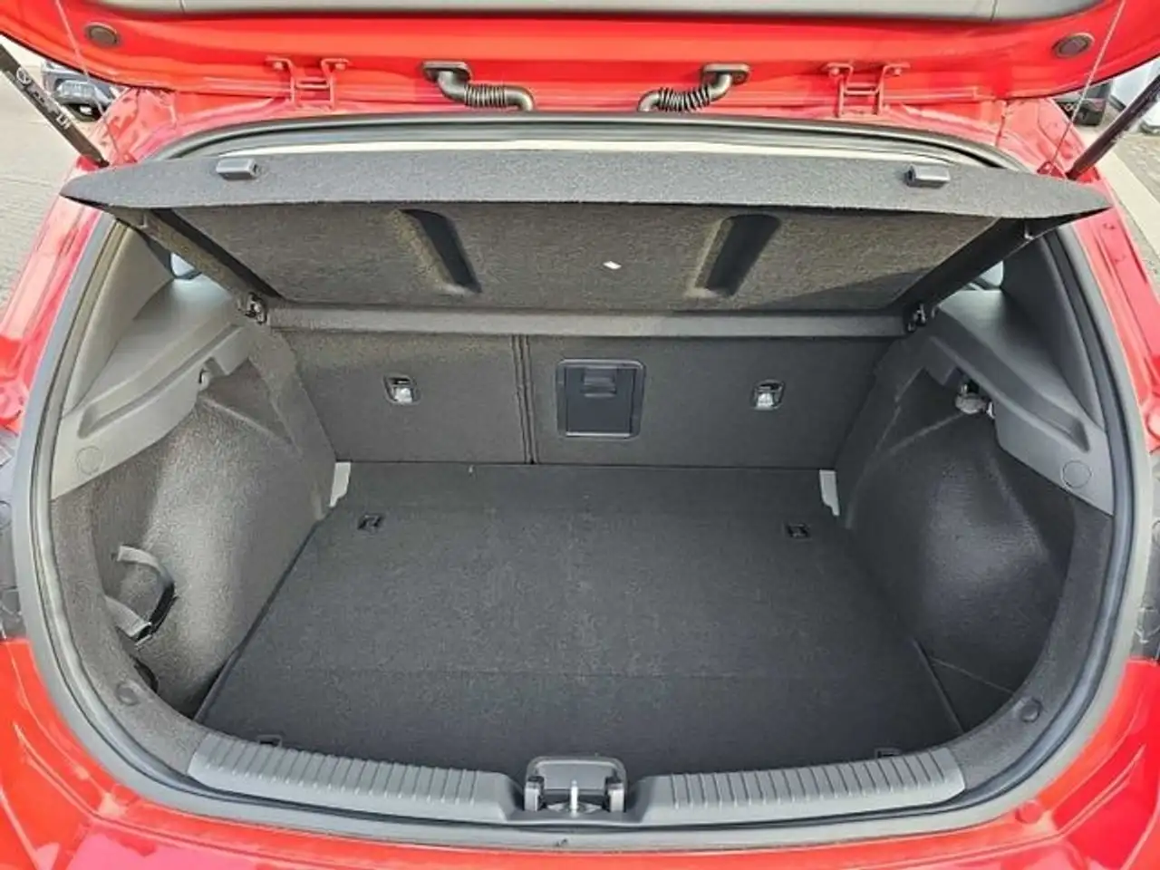 Hyundai i30 1.5 T-GDI 48V-Hybrid DCT Trend — Galería del vehículo 15