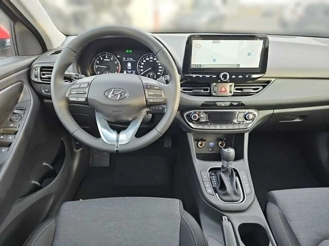 Hyundai i30 1.5 T-GDI 48V-Hybrid DCT Trend — Galería del vehículo 13