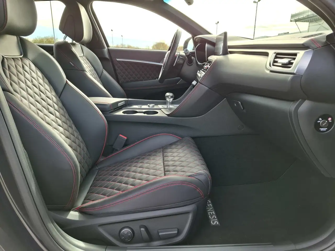 Genesis G70 GX8 Shooting Brake 2.0T AWD Sport — معرض صور السيارة 13