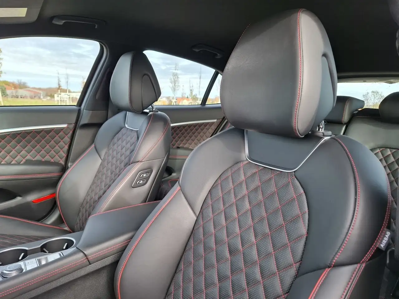 Genesis G70 GX8 Shooting Brake 2.0T AWD Sport — معرض صور السيارة 33