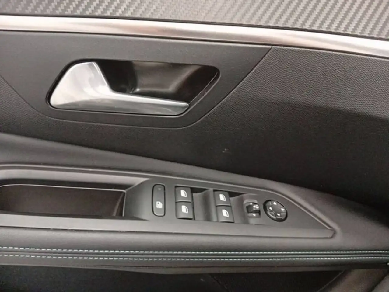 Peugeot 3008 1.2 PureTech S&S Allure 130 — معرض صور السيارة 13