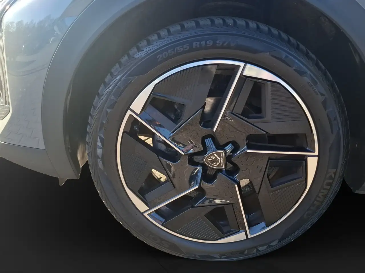 Peugeot 408 1.2 130 GT PureTech 360+Kam.+KeyLess+Navi — معرض صور السيارة 17