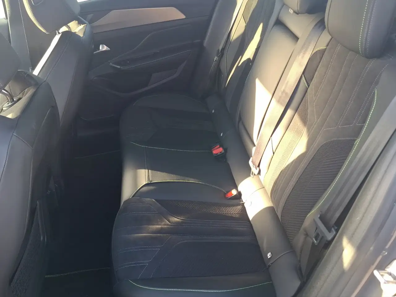 Peugeot 408 1.2 130 GT PureTech 360+Kam.+KeyLess+Navi — معرض صور السيارة 13