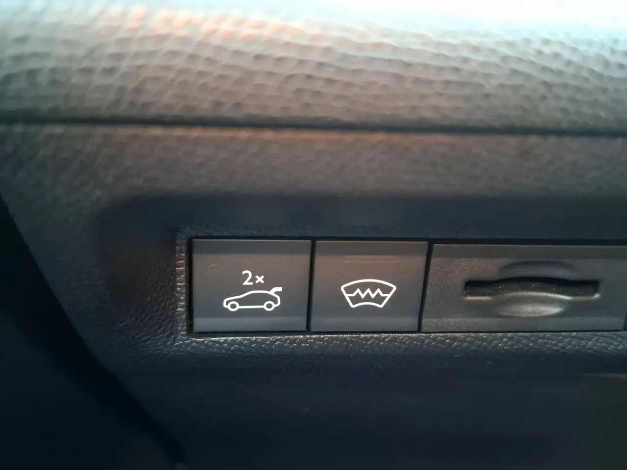 Peugeot 408 1.2 130 GT PureTech 360+Kam.+KeyLess+Navi — معرض صور السيارة 21