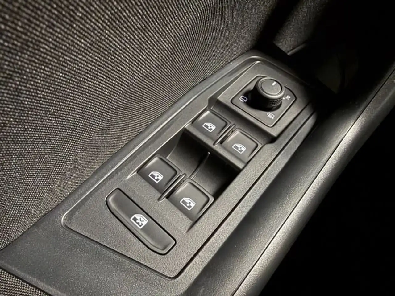 Volkswagen T-Roc 2.0TDI Life 85kW — معرض صور السيارة 22