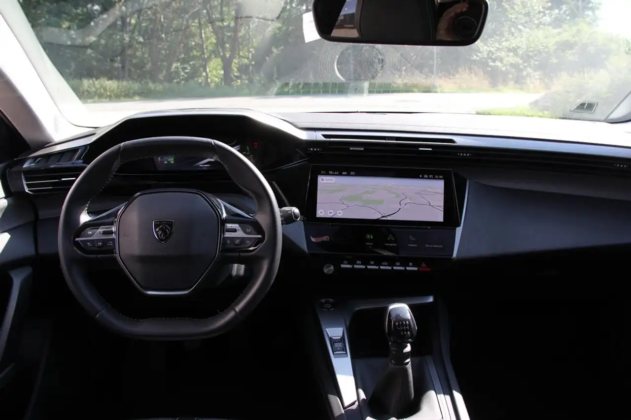 Peugeot 308 Allure LED AdapTempomat Sunset 17Z CAM — Galería del vehículo 9