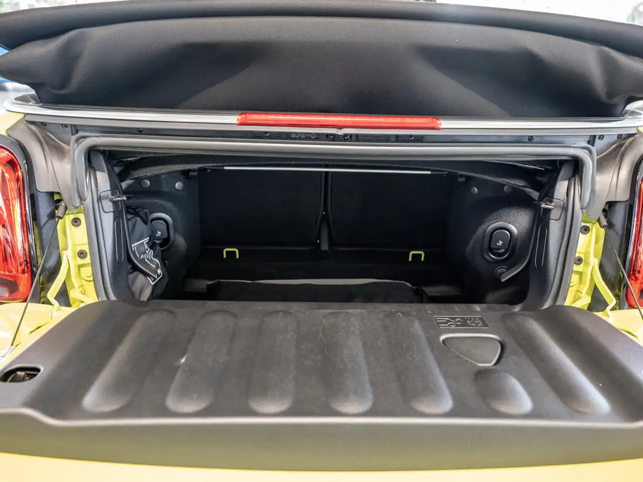 MINI Cooper S Cabrio Classic Trim FACEL. LED LEDER — Vehicle gallery 11