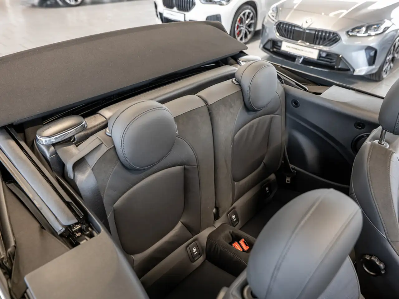 MINI Cooper S Cabrio Classic Trim FACEL. LED LEDER — Vehicle gallery 9