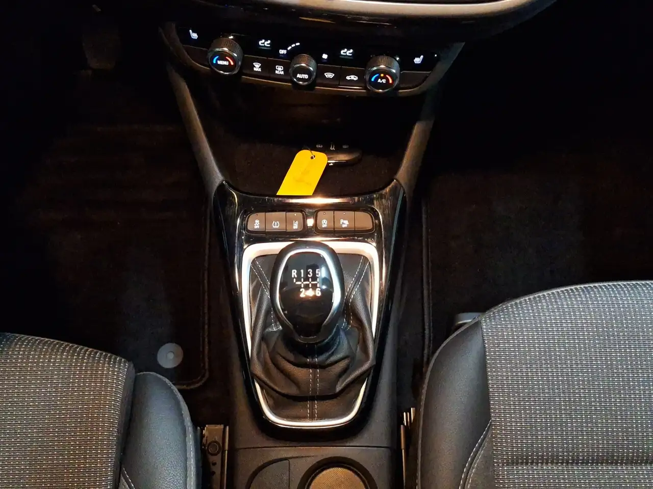 Opel Crossland 1.2 Turbo Elegance Paket LED+Navi+SHZ — Galería del vehículo 14