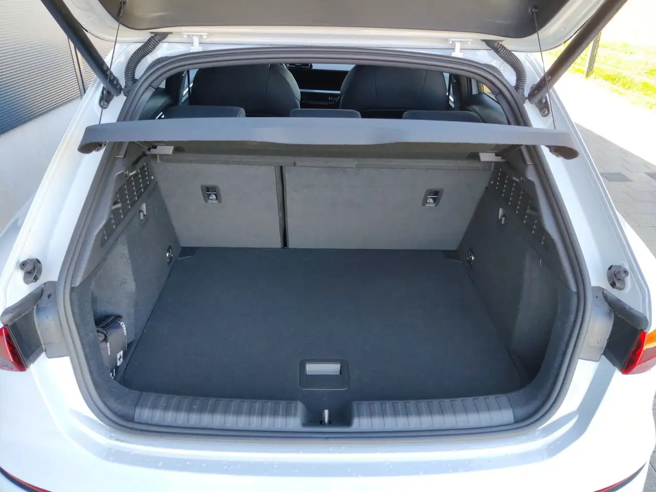 Audi A3 35 TFSI S-Tronic advanced, EA8, Hea — معرض صور السيارة 14