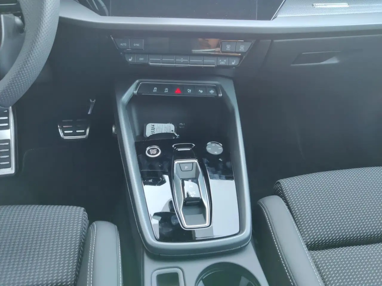 Audi A3 35 TFSI S-Tronic advanced, EA8, Hea — معرض صور السيارة 11
