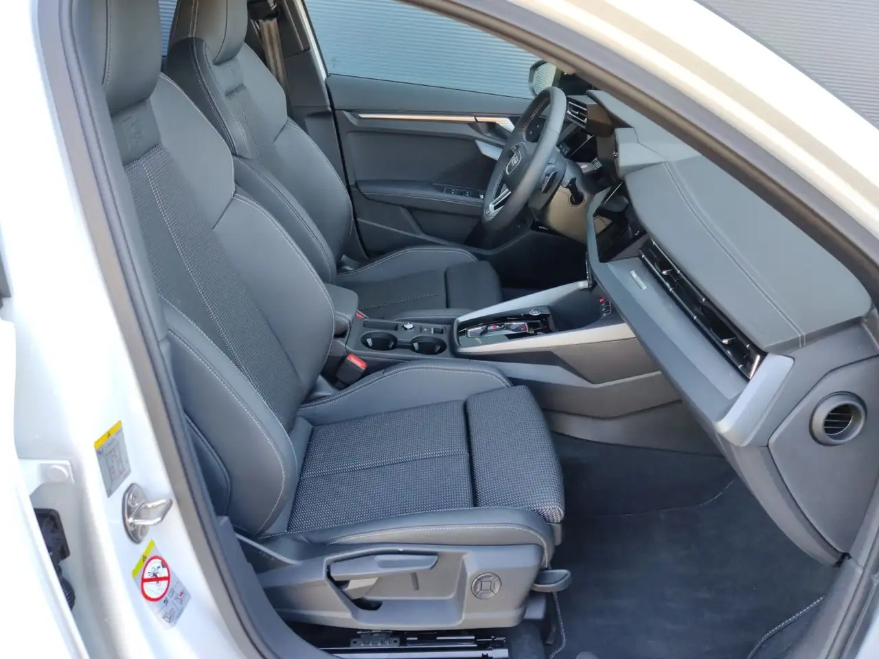 Audi A3 35 TFSI S-Tronic advanced, EA8, Hea — معرض صور السيارة 15