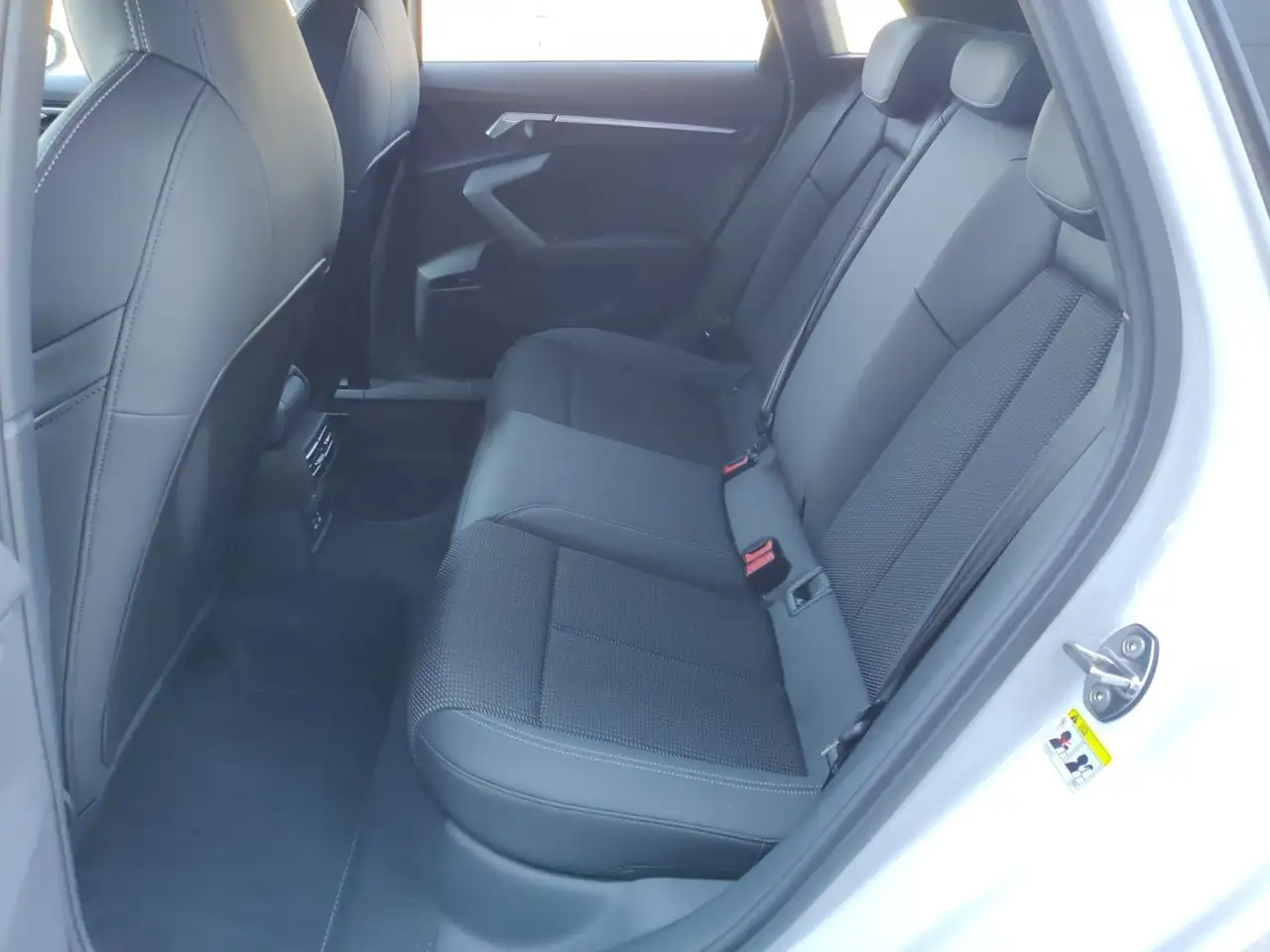 Audi A3 35 TFSI S-Tronic advanced, EA8, Hea — معرض صور السيارة 13