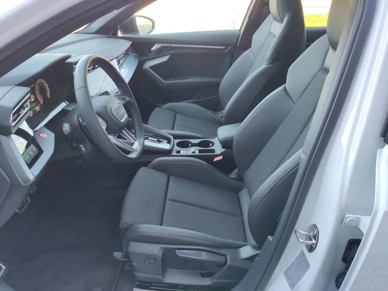 Audi A3 35 TFSI S-Tronic advanced, EA8, Hea — معرض صور السيارة 9