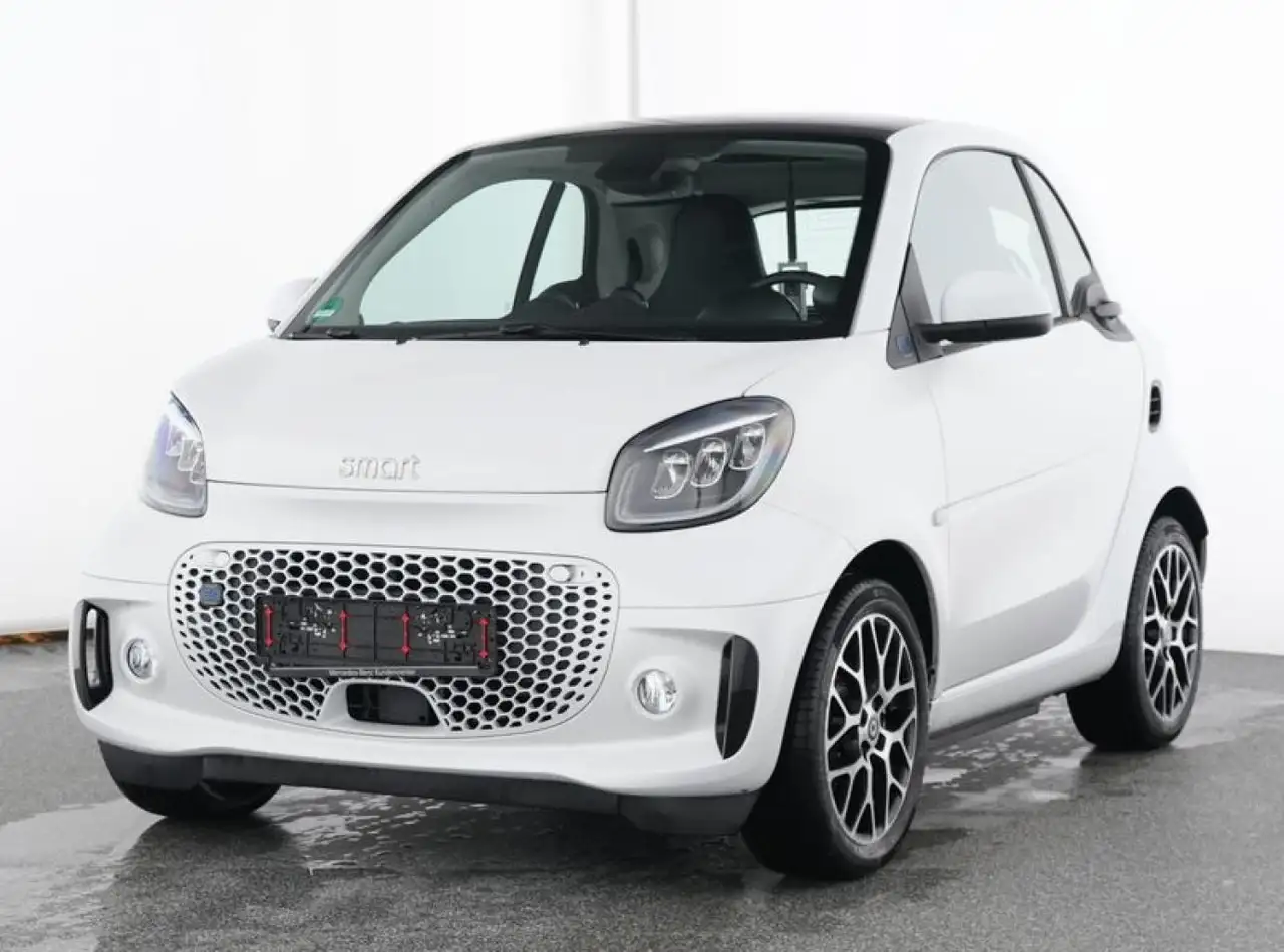 smart forTwo EQ coupe prime EXCLUSIVE:JUST WHITE-TWICE — Bruchsal