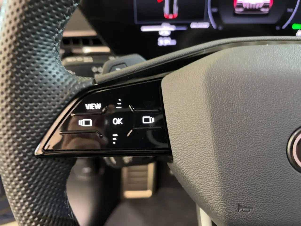 Audi Q6 e-tron 55 Q. 285 kW LED Navi Kamera — معرض صور السيارة 11
