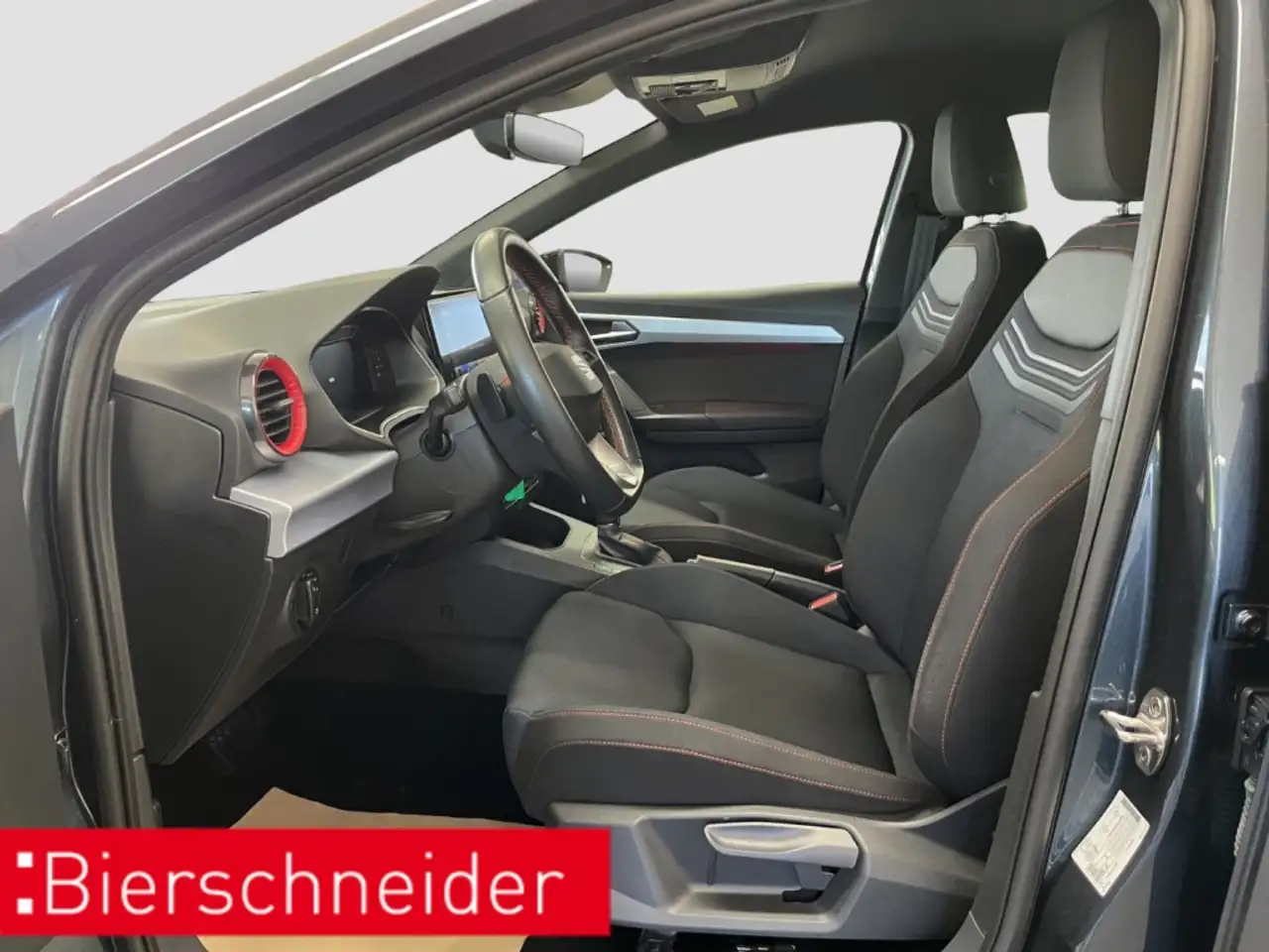 SEAT Ibiza 1.0 TSI DSG FR NAVI DAB PDC SHZ — Vehicle gallery 13