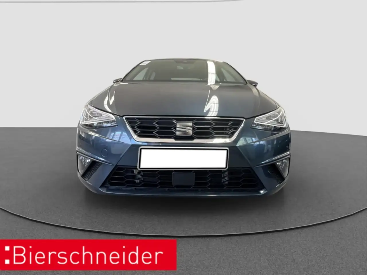 SEAT Ibiza 1.0 TSI DSG FR NAVI DAB PDC SHZ — Vehicle gallery 3