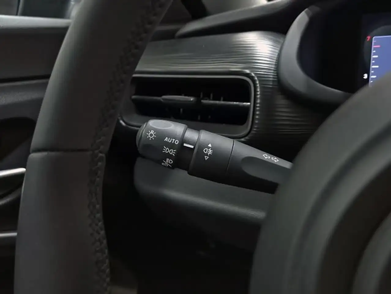 Jeep Avenger 1.2 Altitude 74KW — Galerie du véhicule 15