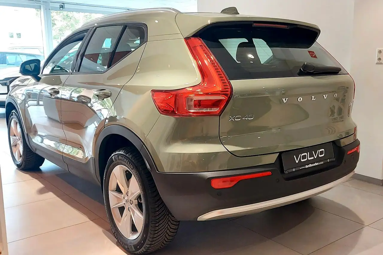 Volvo XC40 B4 Core 2WD Automatik — Vehicle gallery 4