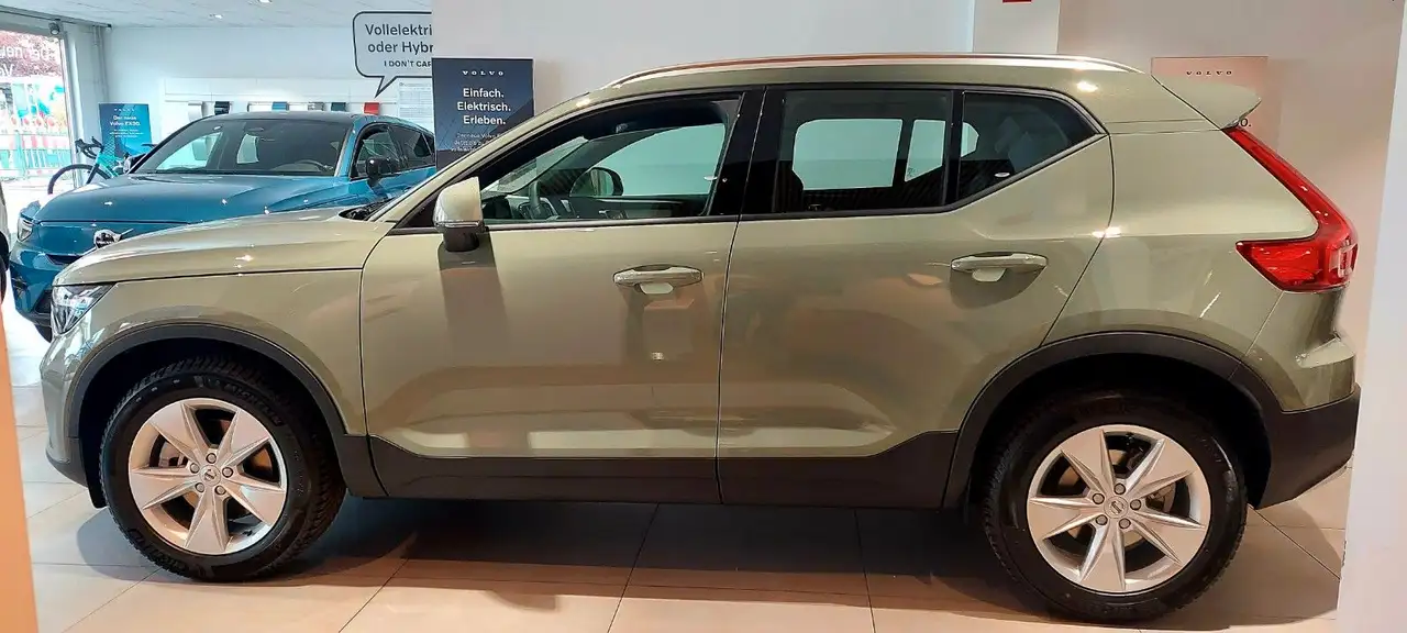 Volvo XC40 B4 Core 2WD Automatik — Vehicle gallery 3