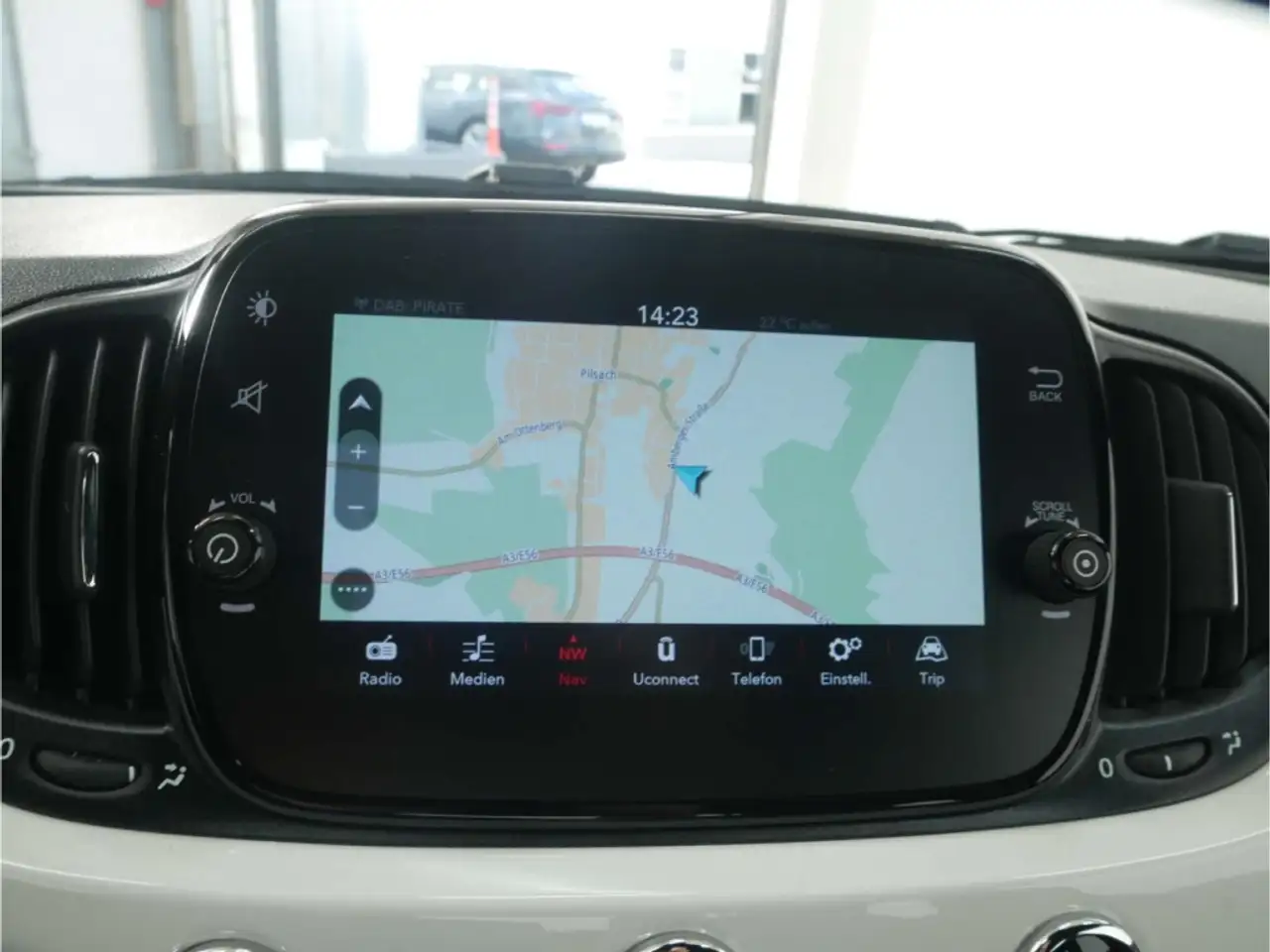 Fiat 500 1.0 GSE Hybrid Dolcevita 6-Gang Alu/NAV/PDC — معرض صور السيارة 19