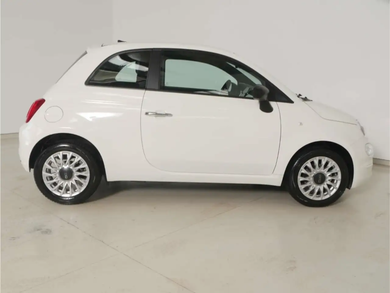 Fiat 500 1.0 GSE Hybrid Dolcevita 6-Gang Alu/NAV/PDC — معرض صور السيارة 7