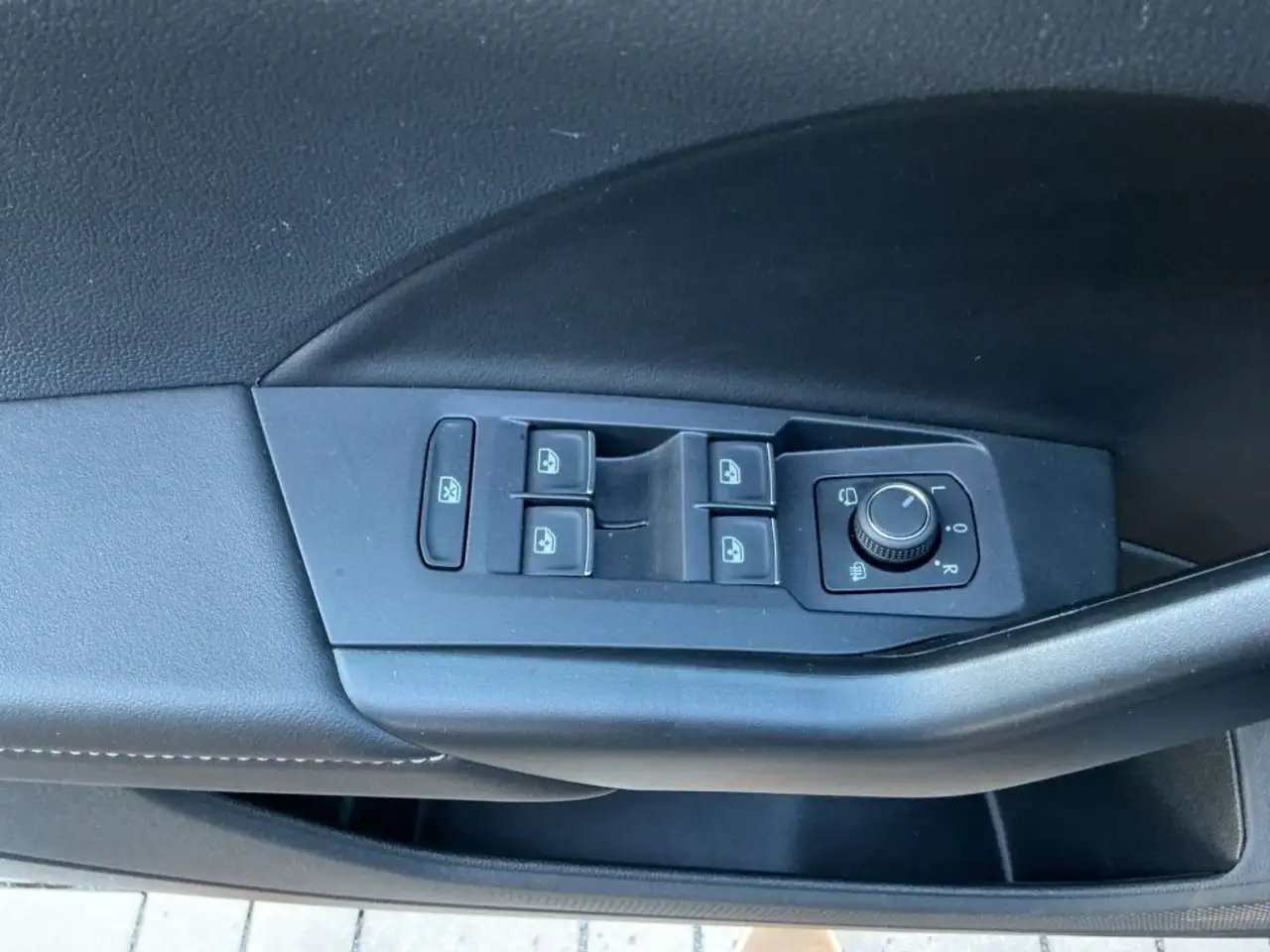 Volkswagen T-Cross 1.5 TSI ACT OPF DSG R-Line — Galerie du véhicule 17