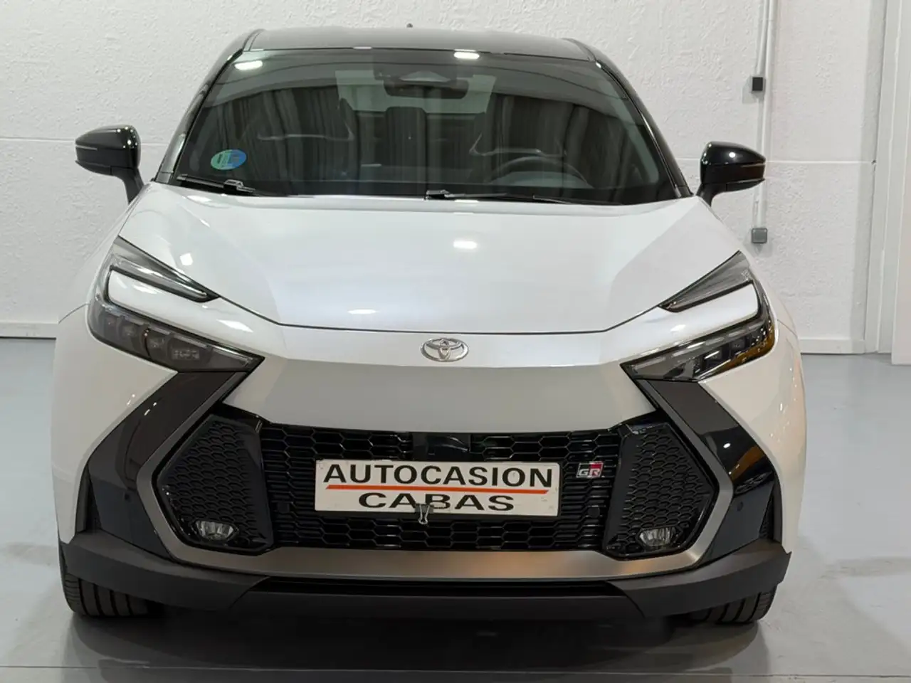 Toyota C-HR 200H GR Sport AWD — Galería del vehículo 2