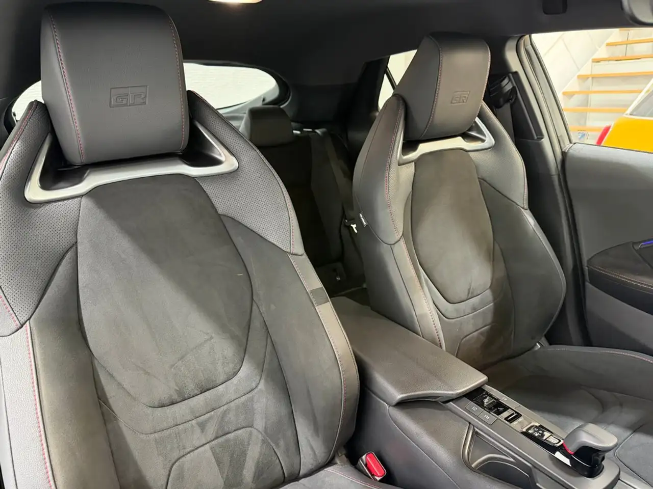 Toyota C-HR 200H GR Sport AWD — Galería del vehículo 16