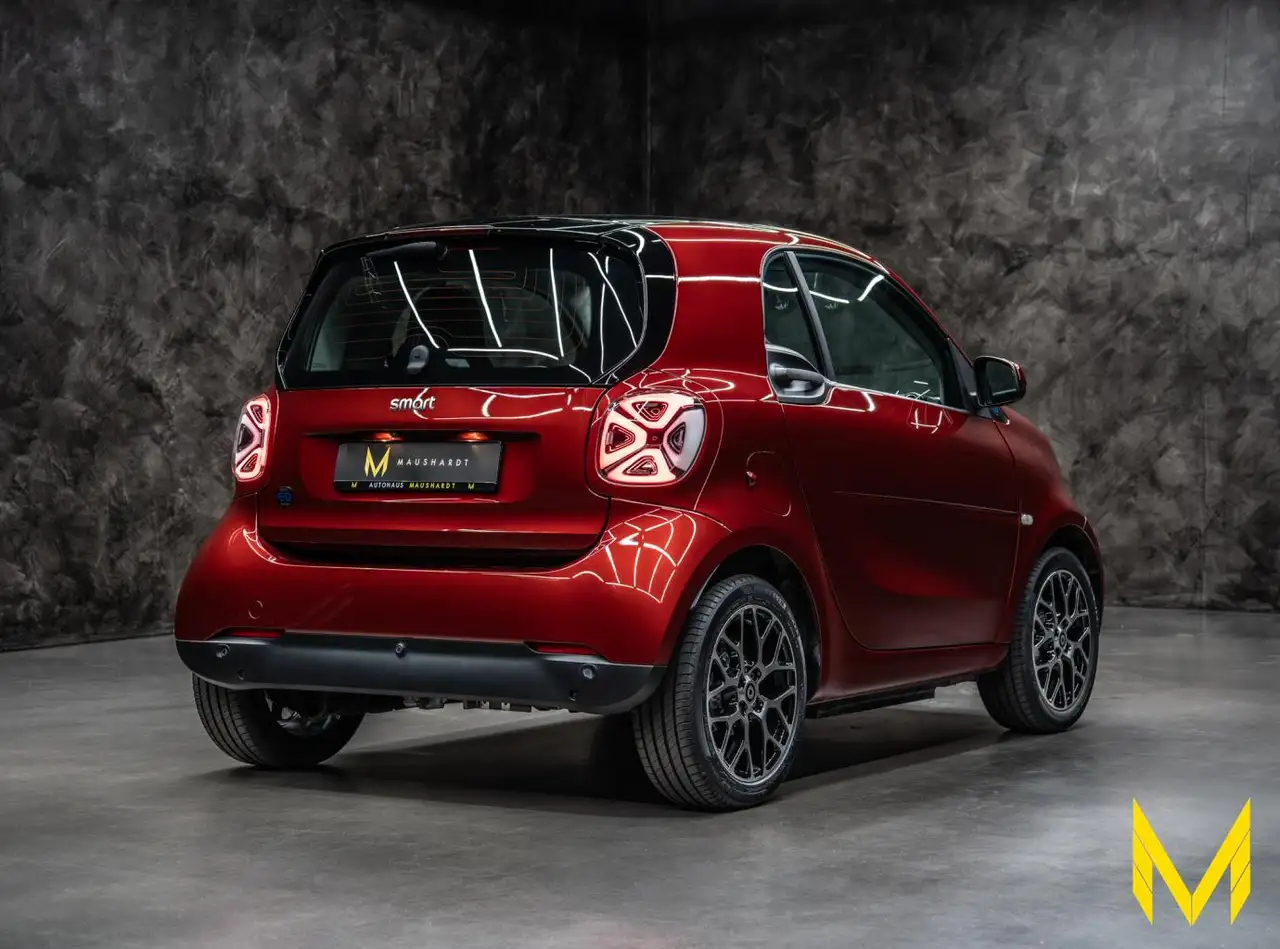 smart forTwo EQ coupe prime EXCLUSIVE:EIN TRAUM IN ROT — Galerie du véhicule 7