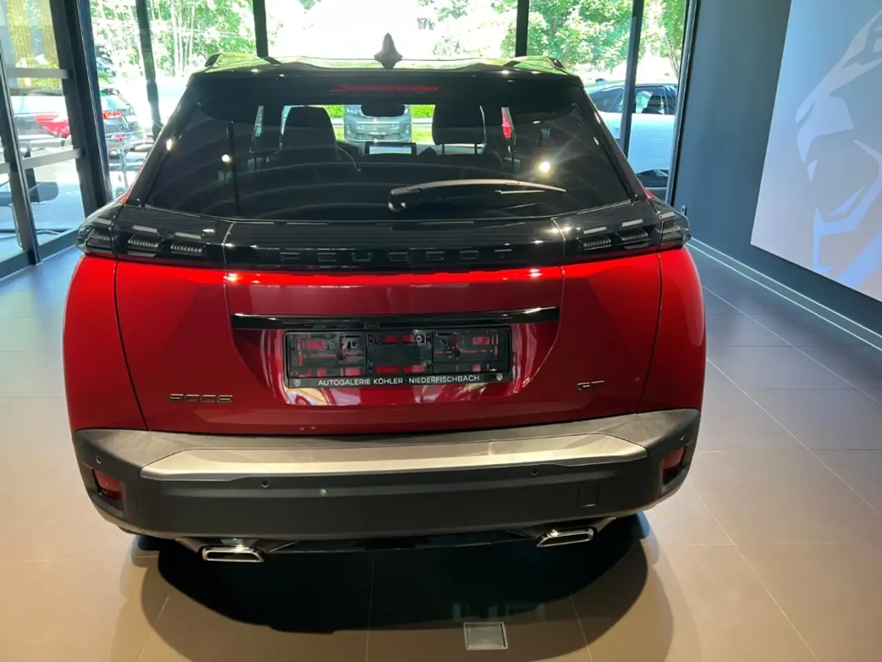 Peugeot 2008 GT 130 EAT 8 KAMERA SITZHZG DAB NAVI ACC — Galerie du véhicule 11