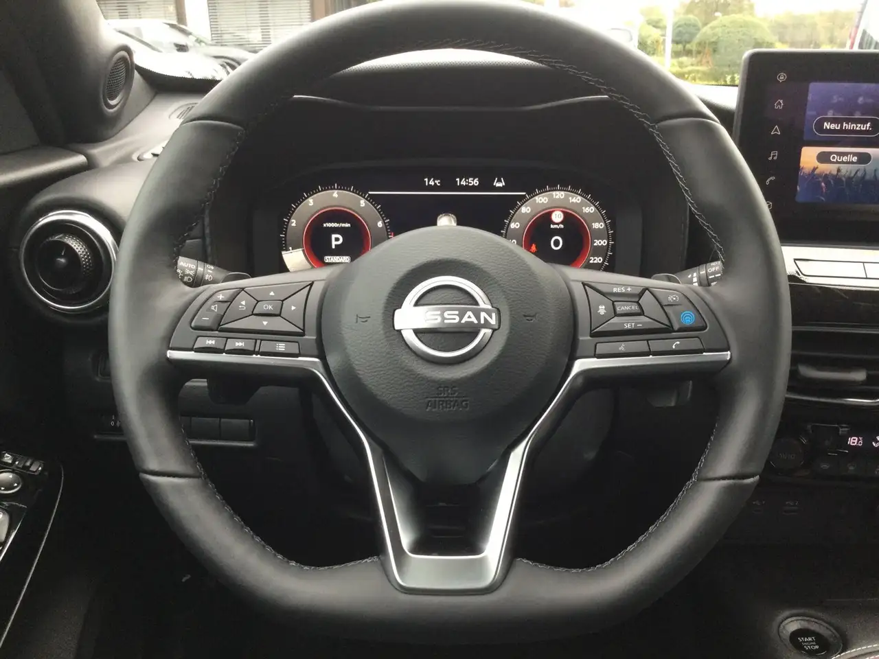 Nissan Juke Tekna DIG-T 7DCT — Vehicle gallery 10