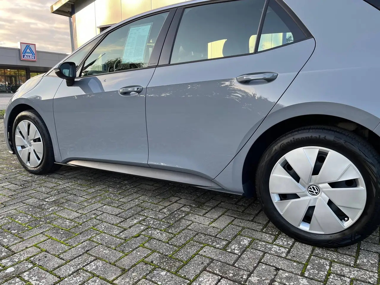 Volkswagen ID.3 Pro 62kwh Navi ACC Kamera Sitzhzg Park Assist — معرض صور السيارة 9