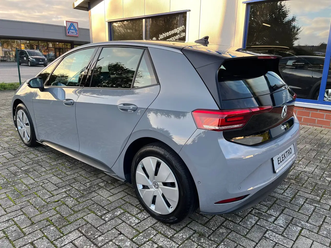 Volkswagen ID.3 Pro 62kwh Navi ACC Kamera Sitzhzg Park Assist — معرض صور السيارة 3