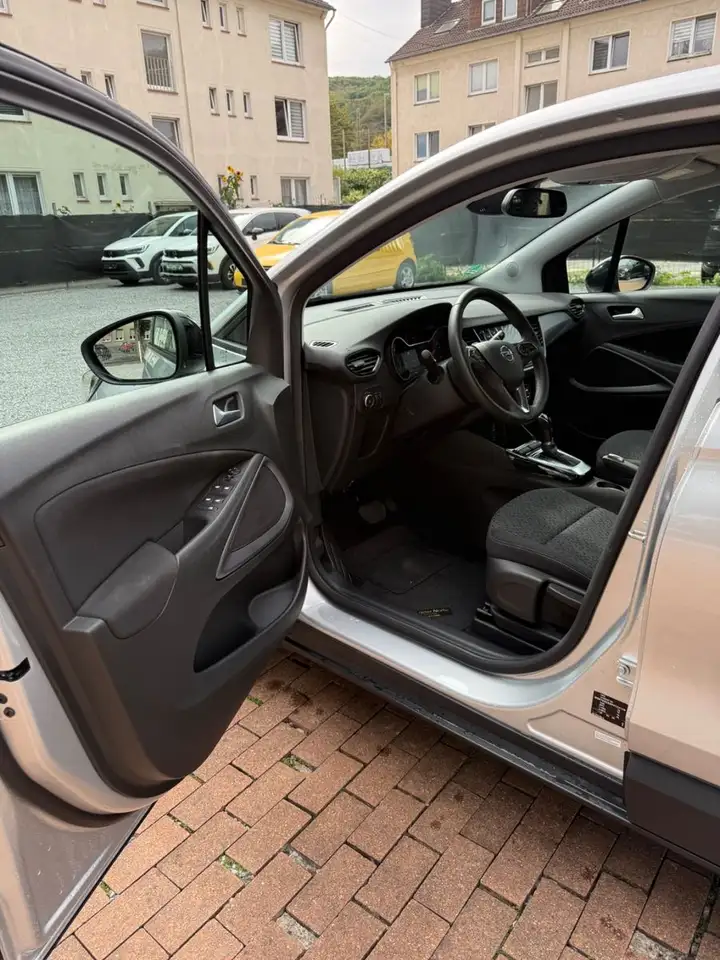 Opel Crossland X TÜV Inspektion NEU Scheckheft — Galerie du véhicule 9