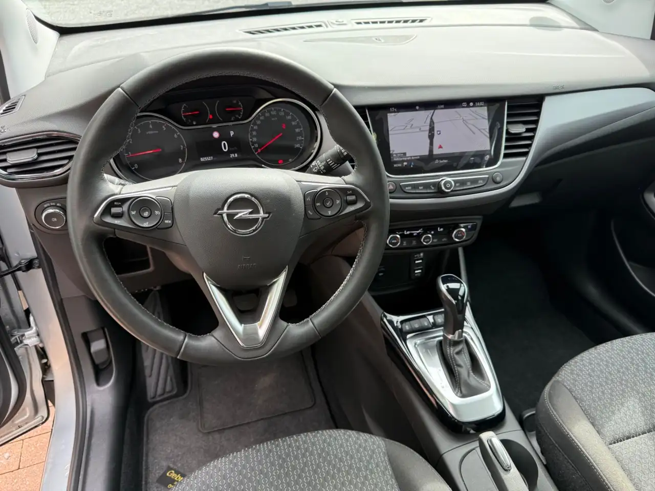 Opel Crossland X TÜV Inspektion NEU Scheckheft — Galerie du véhicule 14