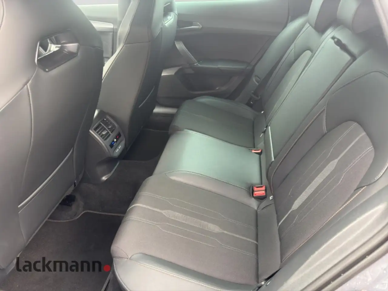CUPRA Formentor VZ 4Drive 2.0 *Navi*LED*Winterpaket* — معرض صور السيارة 10