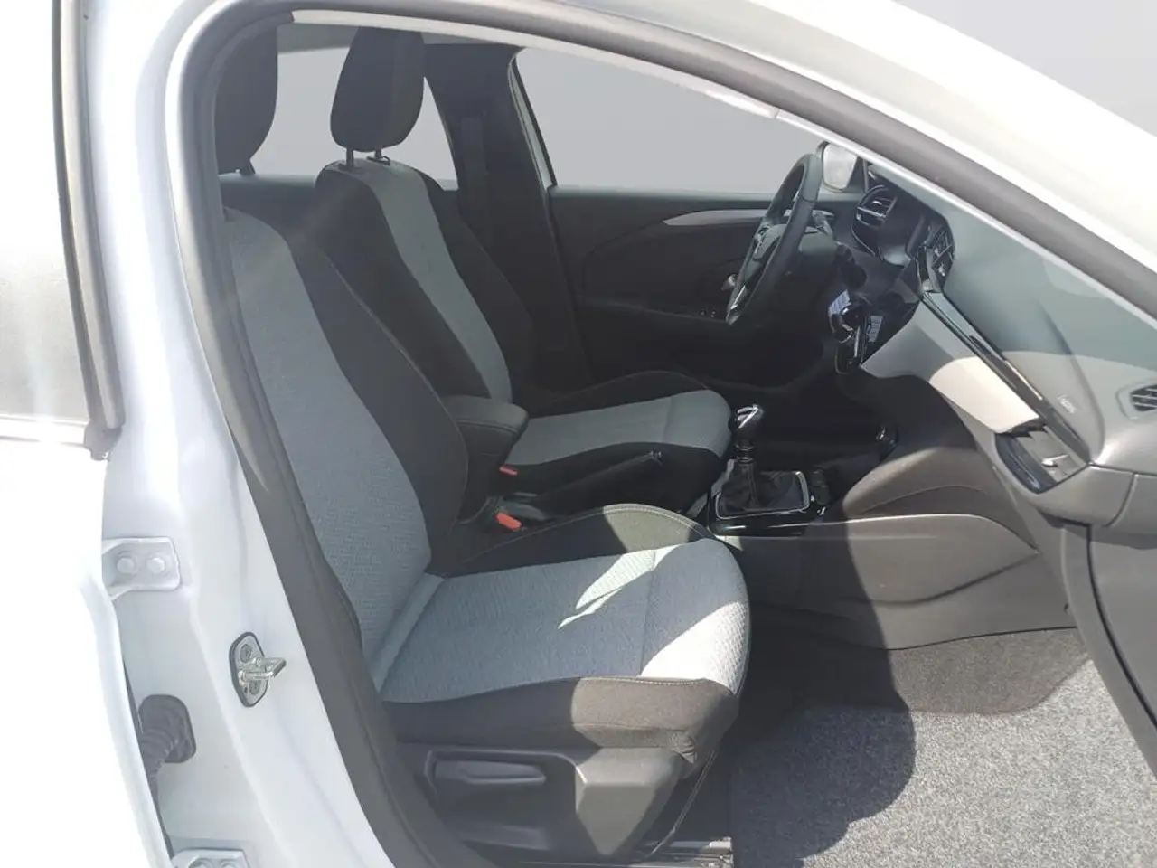 Opel Corsa . 1.2 Direct In — Galería del vehículo 11