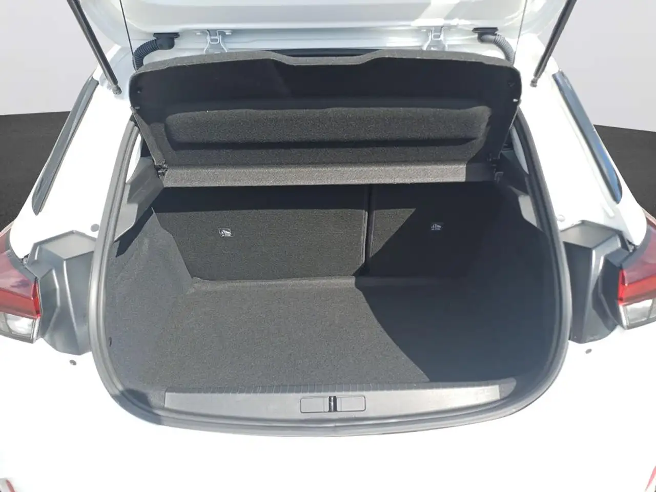 Opel Corsa . 1.2 Direct In — Galería del vehículo 7