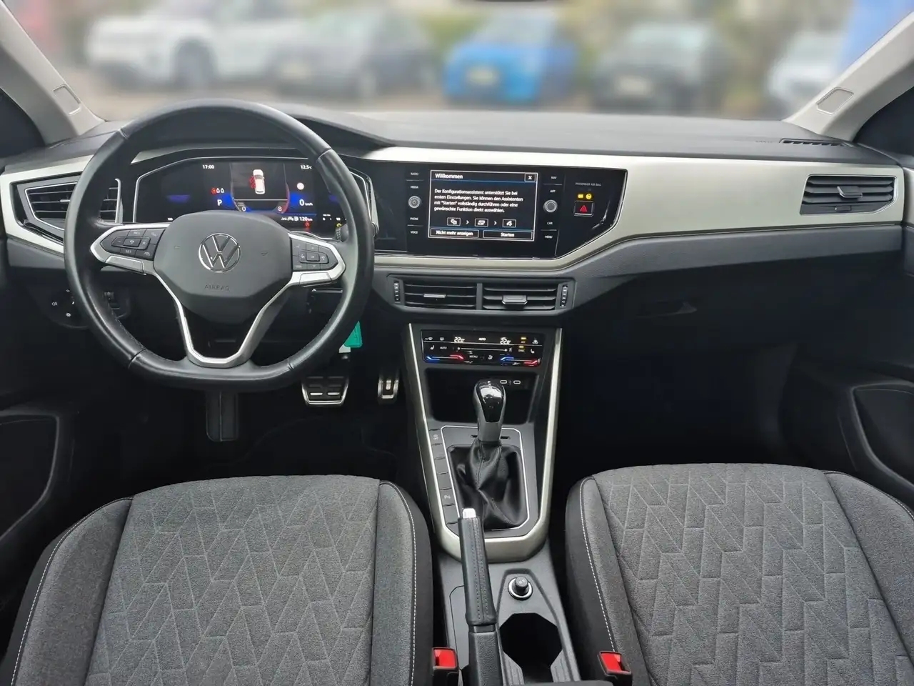 Volkswagen Polo MOVE IQ.DRIVE TSI DSG ACC+LED+NAVI-APP+SITZHZG+15 — Vehicle gallery 11