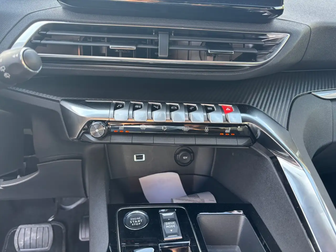 Peugeot 3008 Hybrid 136 e-DSC6 Allure Pack — Galería del vehículo 23