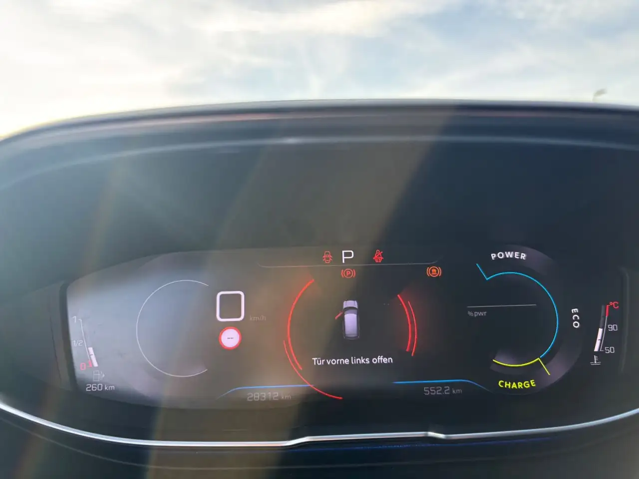 Peugeot 3008 Hybrid 136 e-DSC6 Allure Pack — Galería del vehículo 21