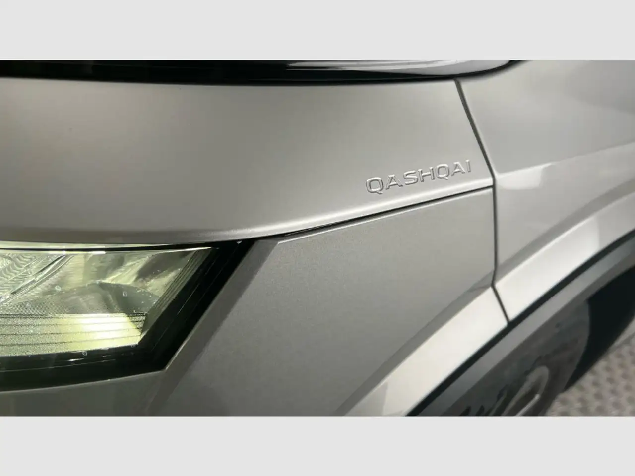 Nissan Qashqai 1.3 DIG-T mHEV 12V N-Connecta 4x2 103kW — معرض صور السيارة 23