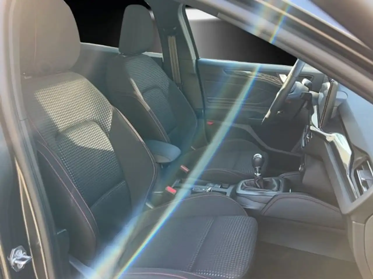 Ford Focus Turnier ST-Line X MHEV Winter Paket He.Up — معرض صور السيارة 11