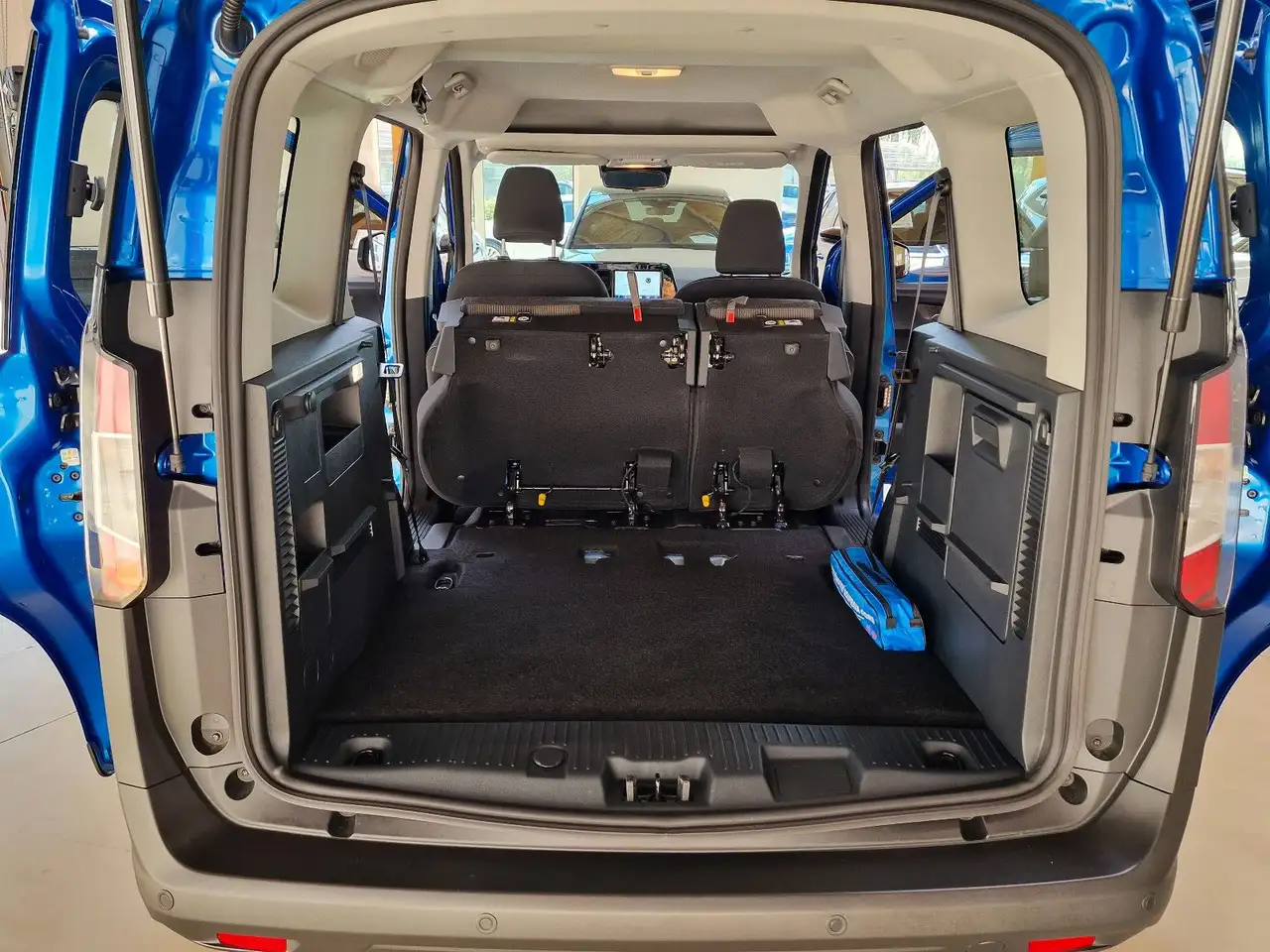 Ford Tourneo Courier Trend Automatik 5J-GAR PDC — Vehicle gallery 16