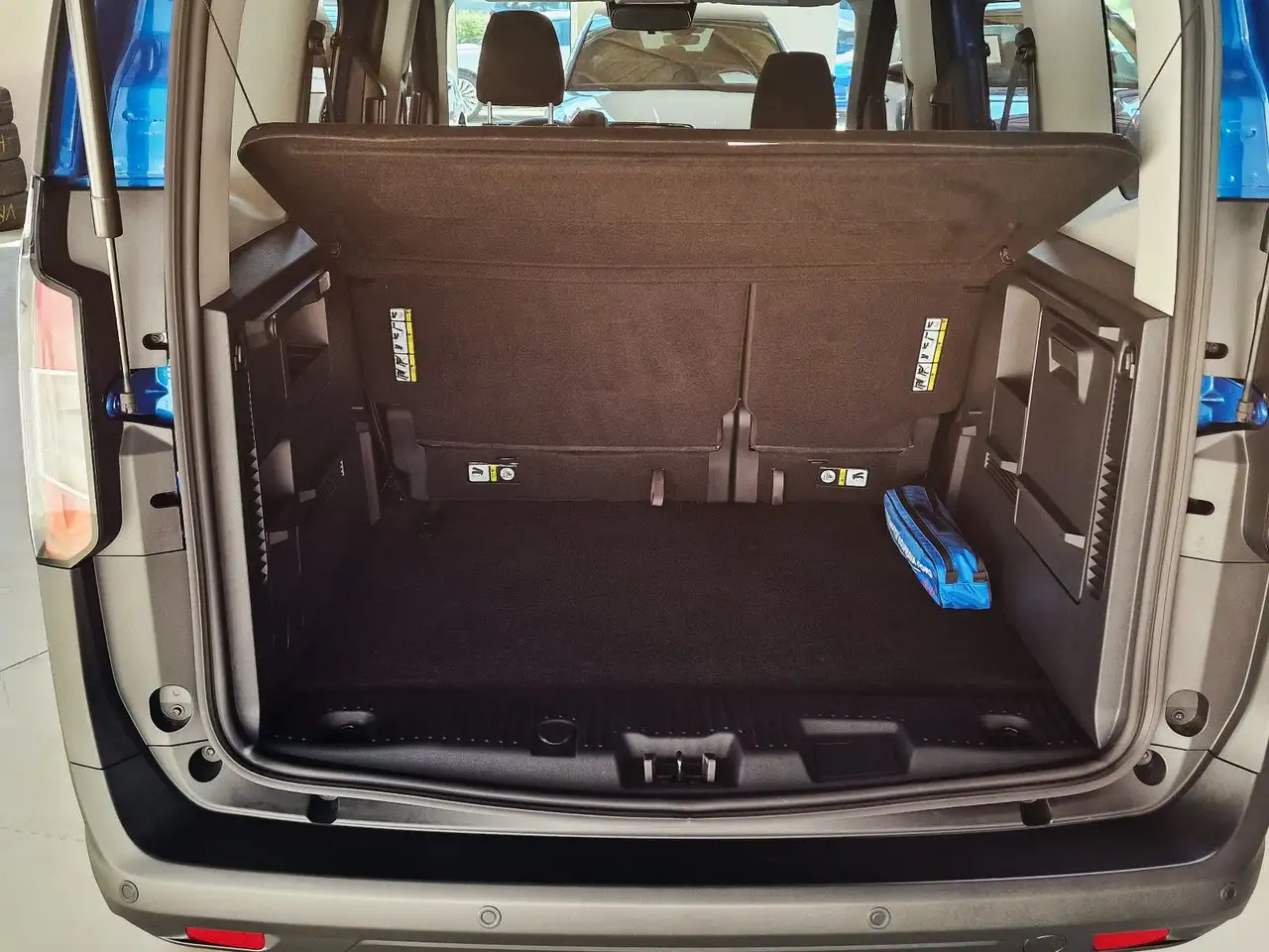 Ford Tourneo Courier Trend Automatik 5J-GAR PDC — Vehicle gallery 15